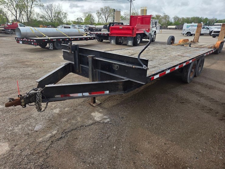 1999-18'x102"-flatbed-trailer-image-1