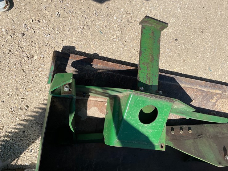john-deere-148-image-13