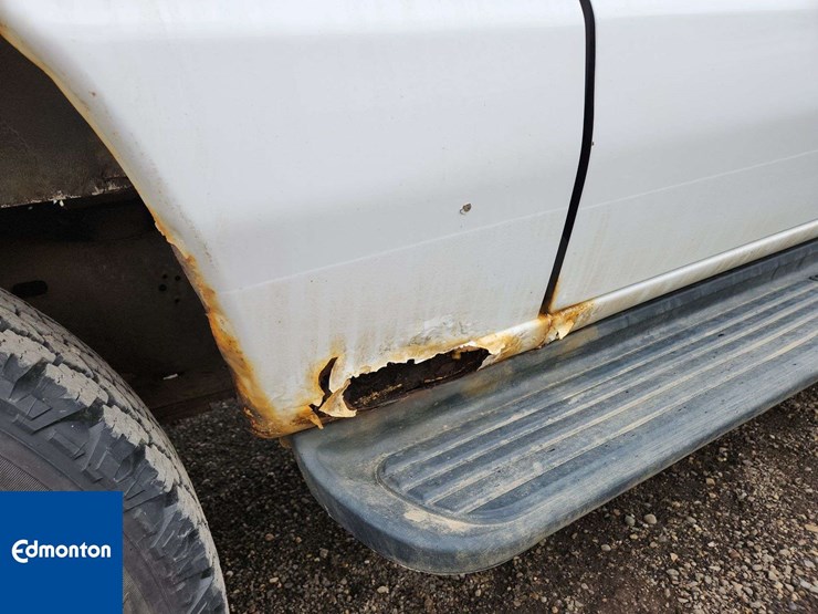 2010-ford-cargo-image-42