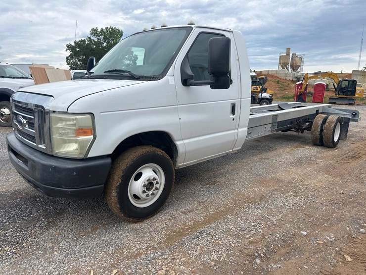 2011-ford-e450-image-5