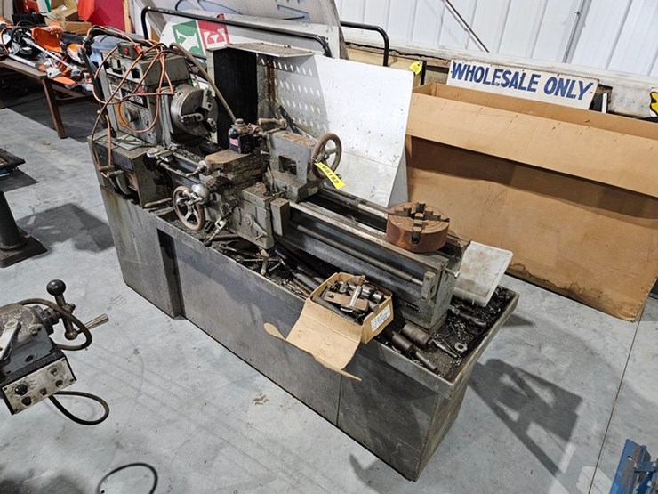 #6182-•-south-bend-fourteen-industrial-metal-lathe-image-1