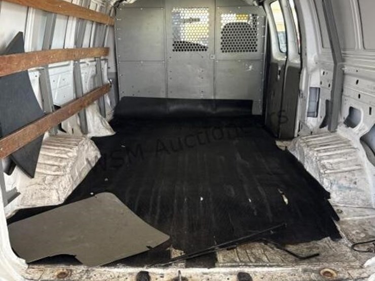 2006-ford-cargo-image-13