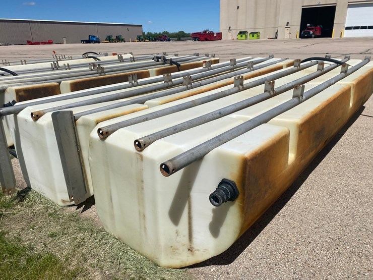 #8774-•-(2)-brine/-liquid-applicator-tanks-image-3