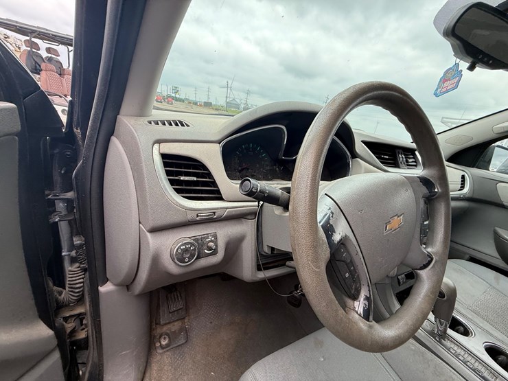 2013-chevrolet-traverse-image-35