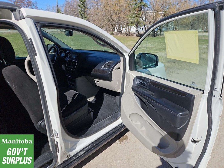 2012-dodge-grand-caravan-se-image-29