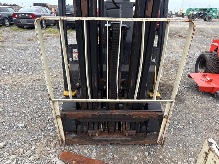 #49156-•-2021-yale-pneumatic-tire-forklift-g807n161450-image-13