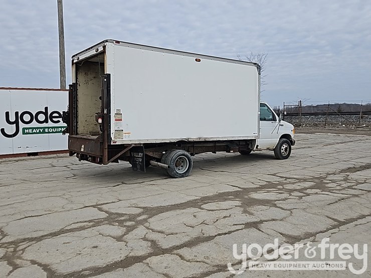 2002-ford-e450-image-7