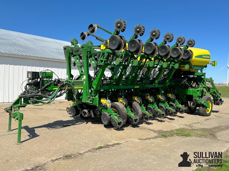 2013-john-deere-1790-ccs-image-1