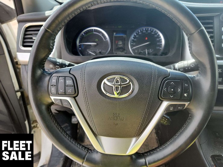 2017-toyota-highlander-image-19