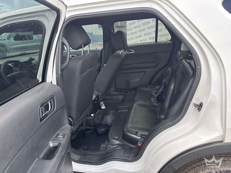 2017-ford-explorer-image-17