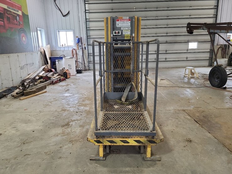 bill-jax-1571-man-lift-image-10