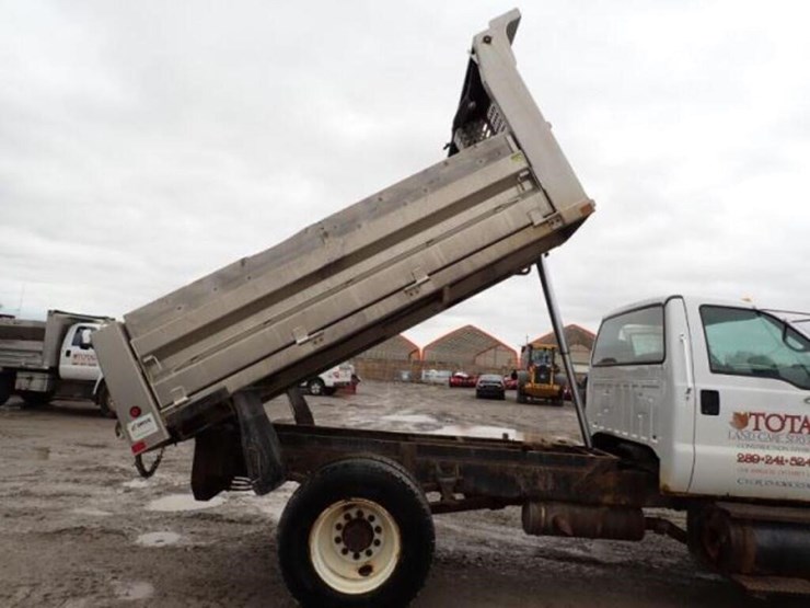 2006-ford-f650-xlt-image-57