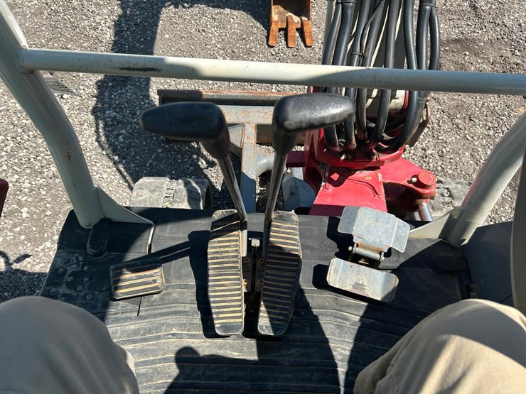 2020-takeuchi-tb230-image-24