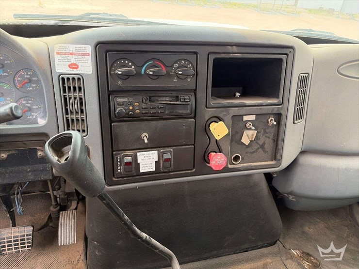 2005-international-durastar-4300-image-19