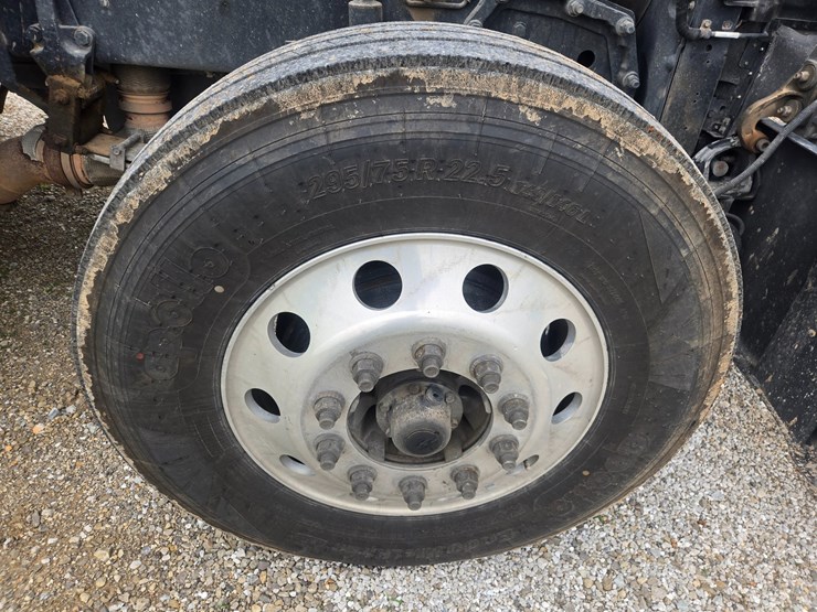 2016-peterbilt-389-image-93