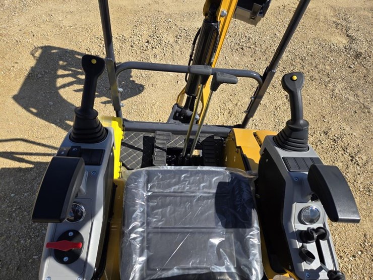 #699-•-new-sdlanch-me20-mini-excavator-image-9
