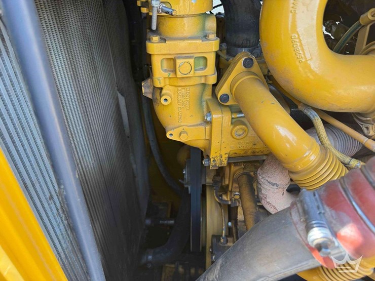 2020-deere-850l-wlt-image-16