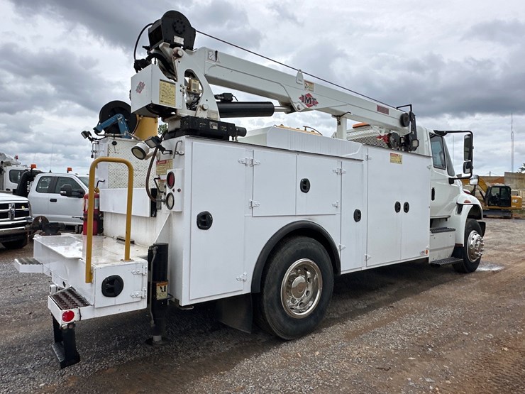 2015-international-durastar-4400-image-5