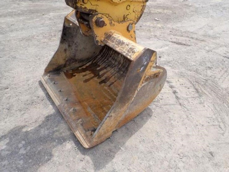 2022-deere-75g-image-22
