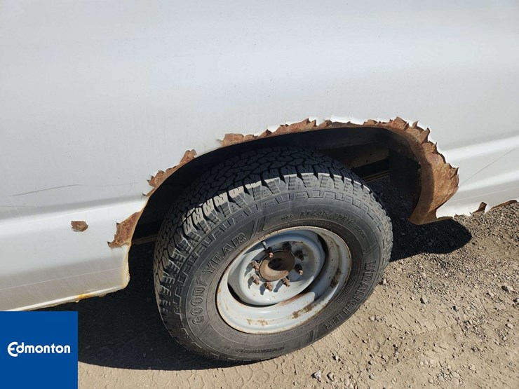 2011-ford-cargo-image-37