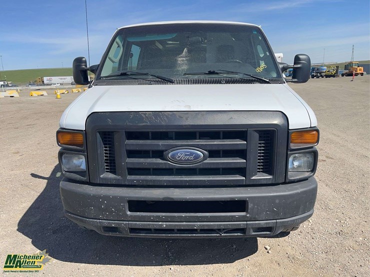 2012-ford-cargo-image-9