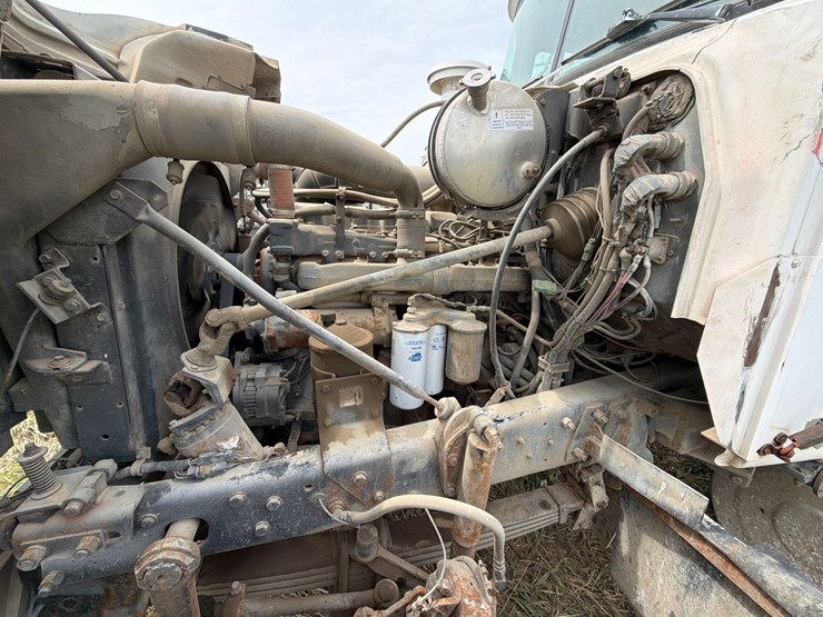 mack-cement-truck-image-27