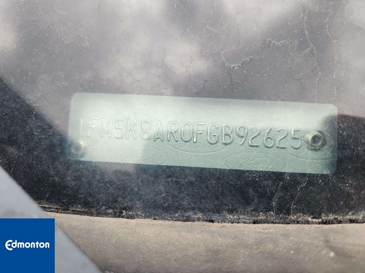2015-ford-explorer-image-37