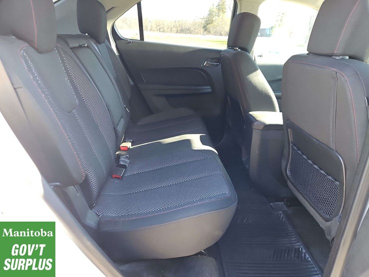 2015-chevrolet-equinox-image-24