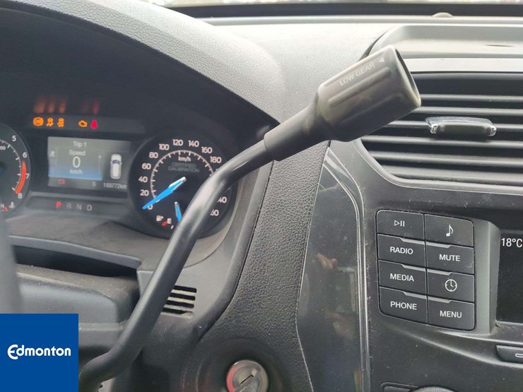 2019-ford-explorer-image-13