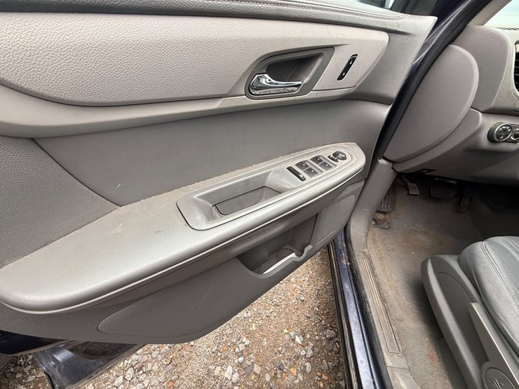 2013-chevrolet-traverse-image-28