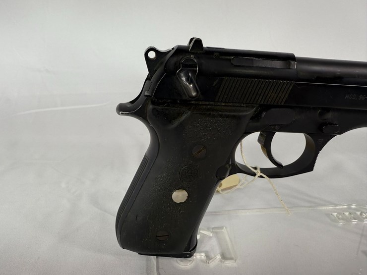 #42-•-beretta-96-40-pistol-ber000470-image-13