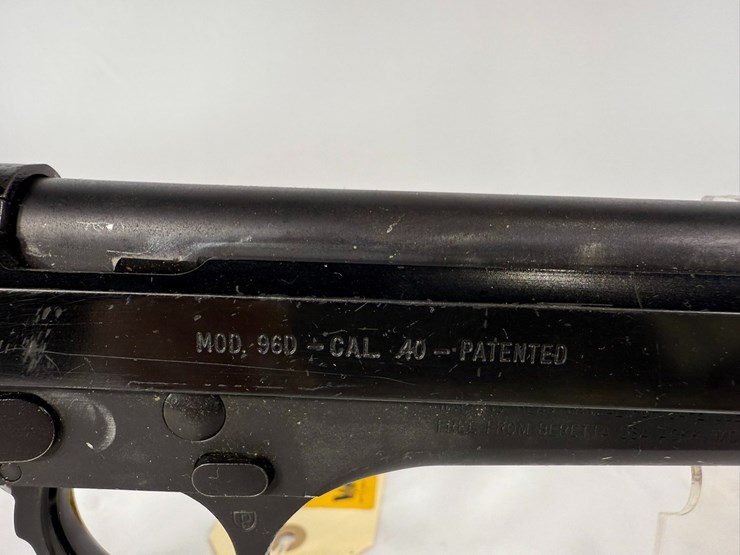 #12-•-beretta-96d-40-pistol-ber195967-image-19
