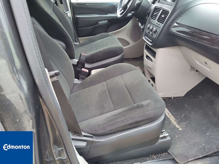 2012-dodge-grand-caravan-image-19