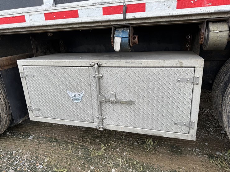 2016-fontaine-flat-bed-trailer-image-16