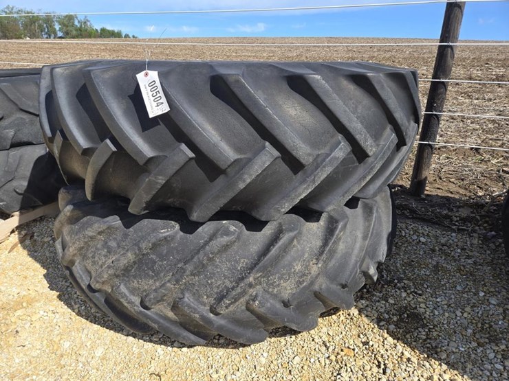 #504-•-(2)-18.4-x-34-tractor-tires-on-9-bolt-dual-rims-image-5