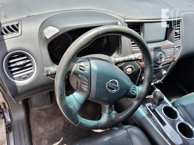 2013-nissan-pathfinder-sl-image-23