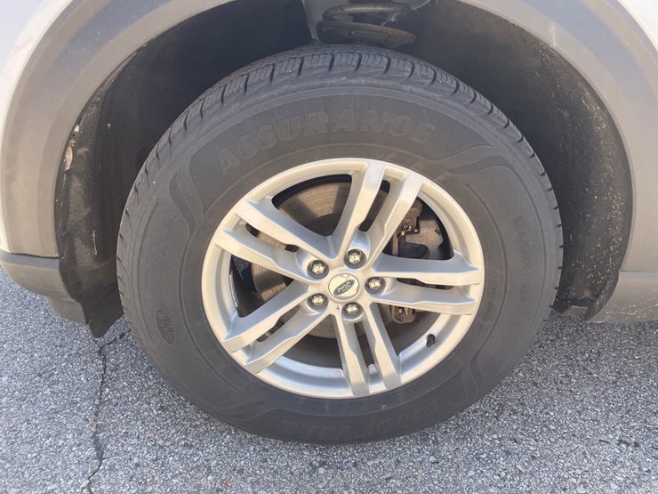 2022-ford-explorer-image-9