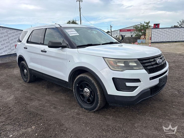 2017-ford-explorer-image-1