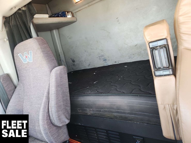2015-western-star-4900-image-24