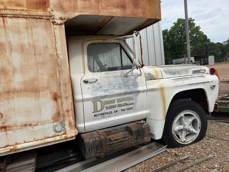 ford-600-image-10