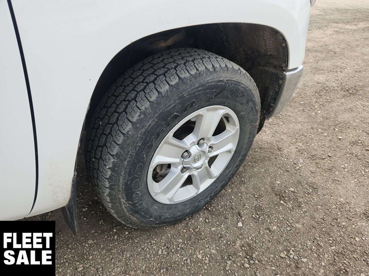 2014-toyota-tundra-image-11