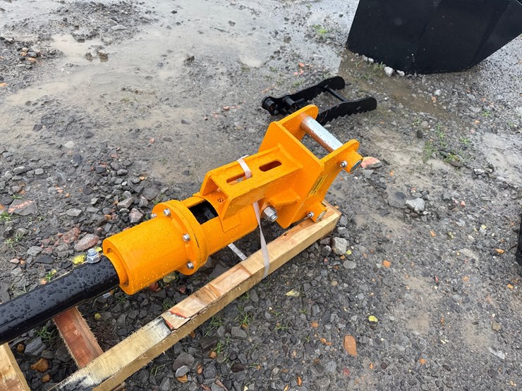 caterpillar-303-image-7