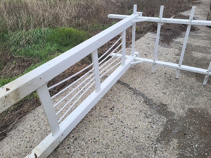pvc-white-arbor-image-9
