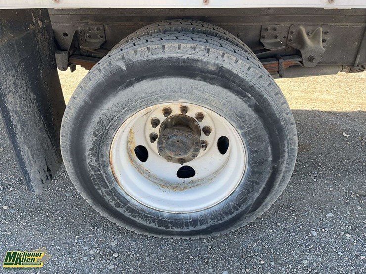 2006-gmc-t7500-image-12
