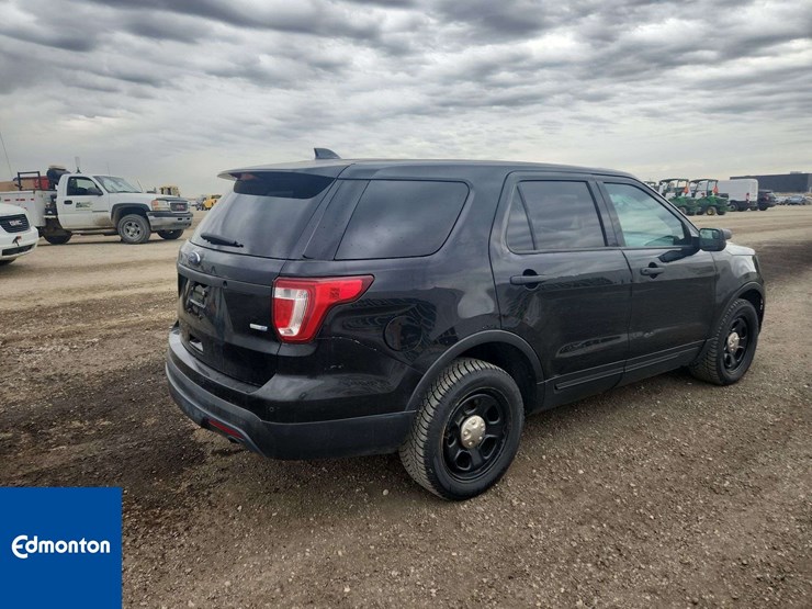 2017-ford-explorer-image-4