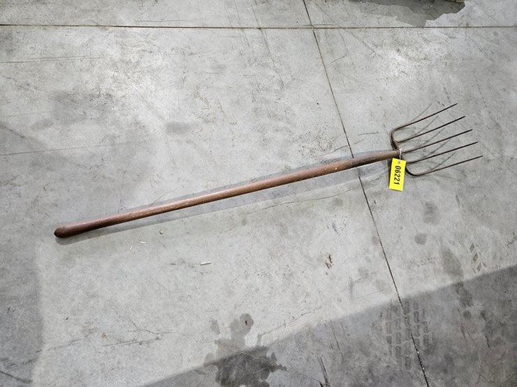 #6221-•-pitch-fork-image-3