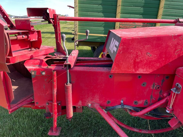 massey-ferguson-124-image-13