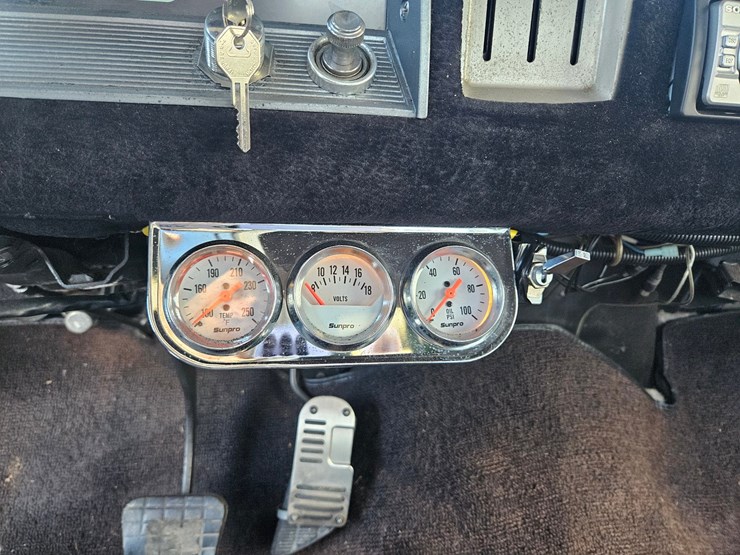 1965-chevrolet-c10-image-35