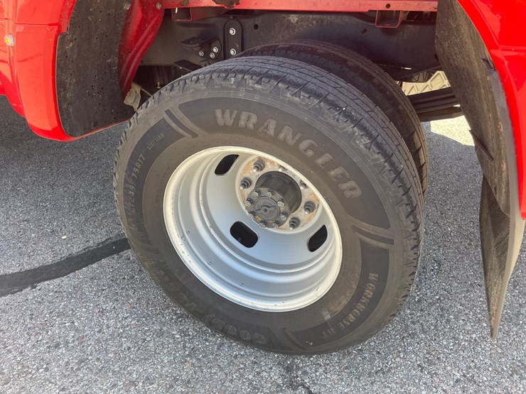 2020-ford-f350-xl-image-31
