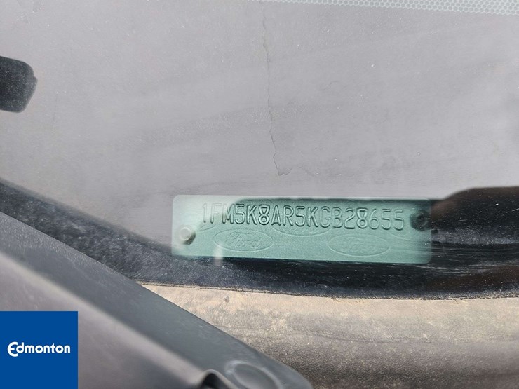2019-ford-explorer-image-24